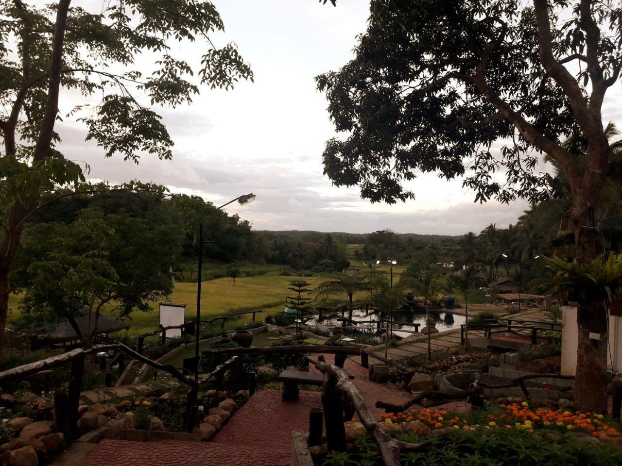 مطعم سامكارا ومنتجع جاردن Lucban المظهر الخارجي الصورة
